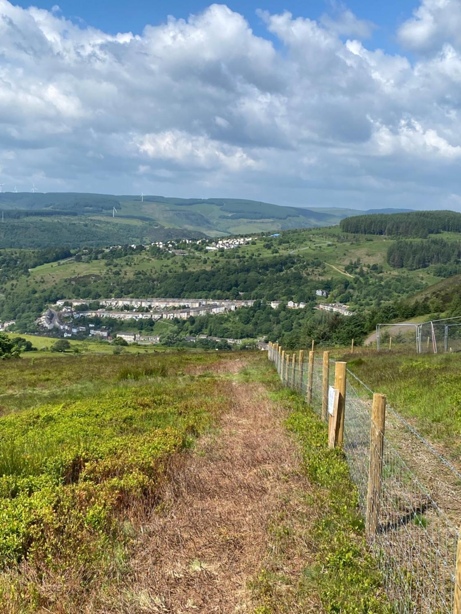 Mountain View Two Bedroom Llwynypia Esterno foto