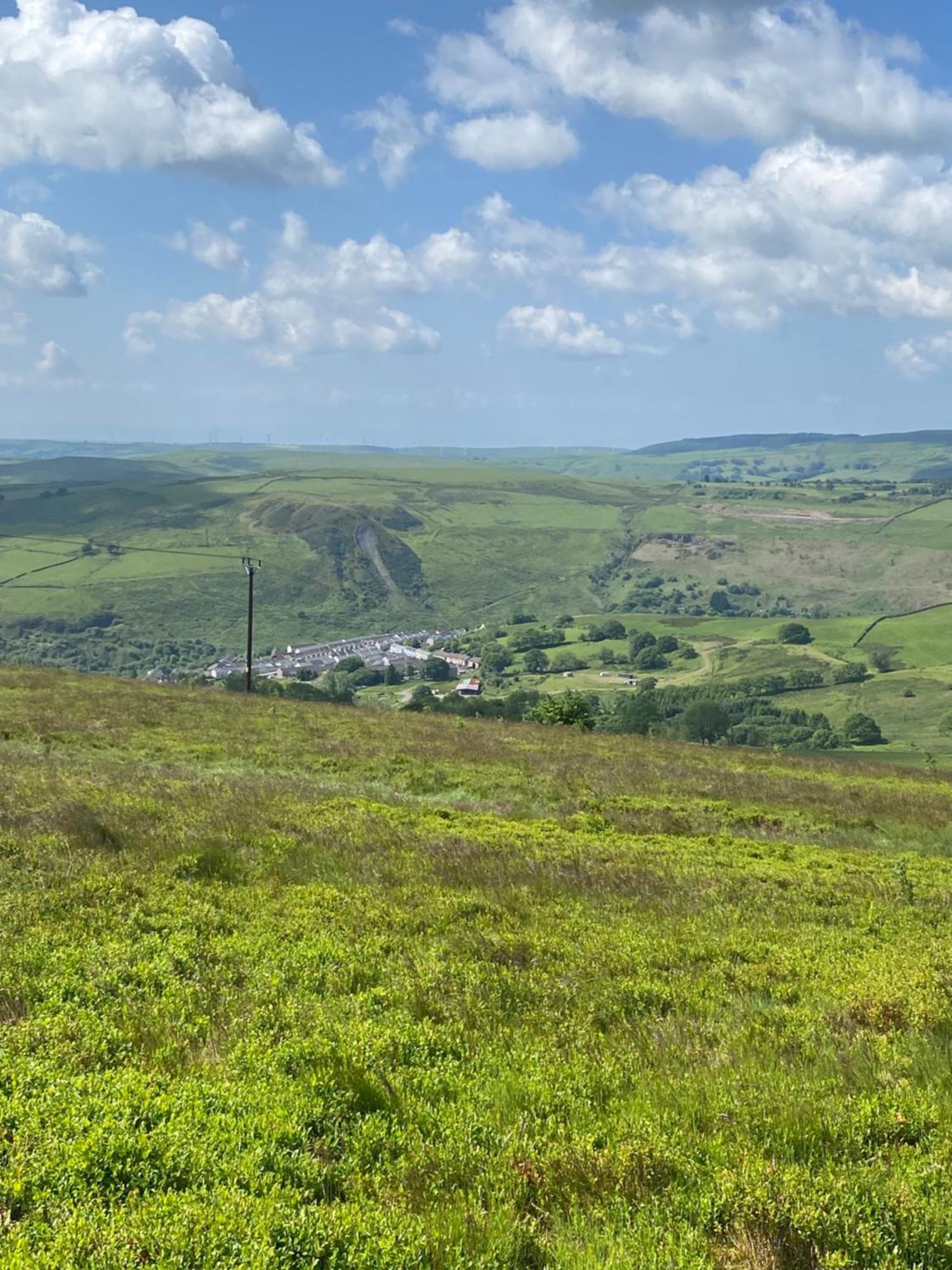 Mountain View Two Bedroom Llwynypia Esterno foto