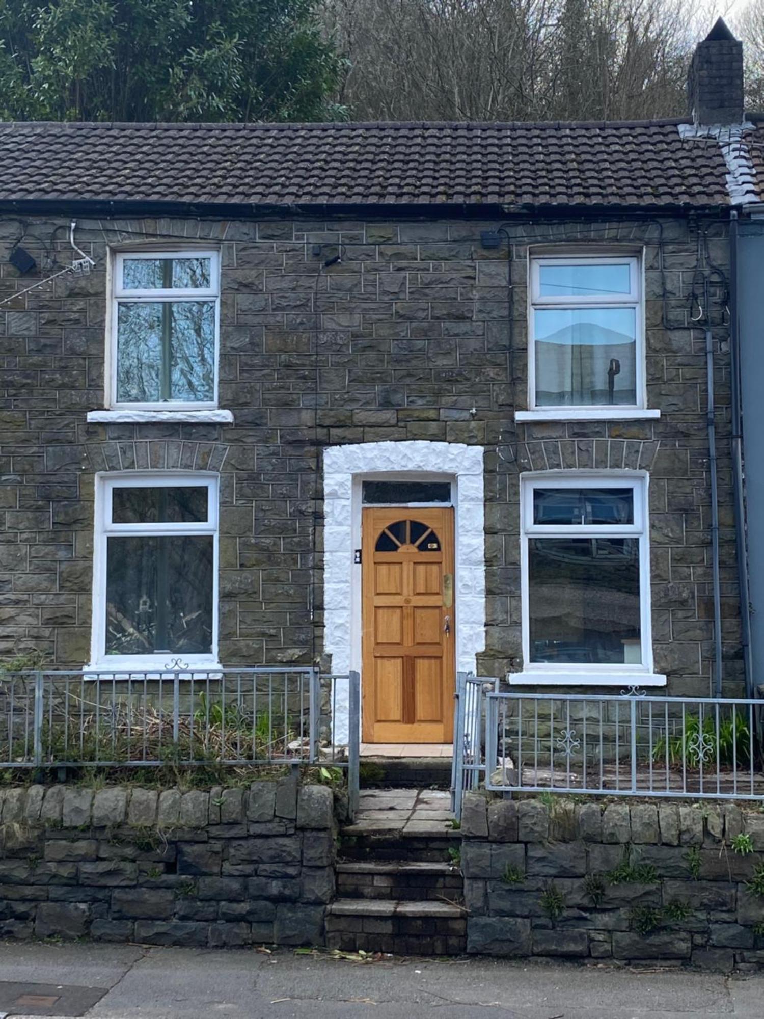 Mountain View Two Bedroom Llwynypia Esterno foto