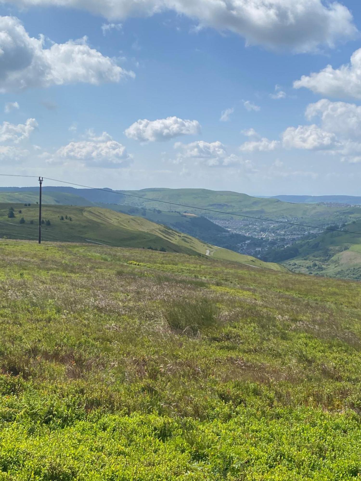Mountain View Two Bedroom Llwynypia Esterno foto