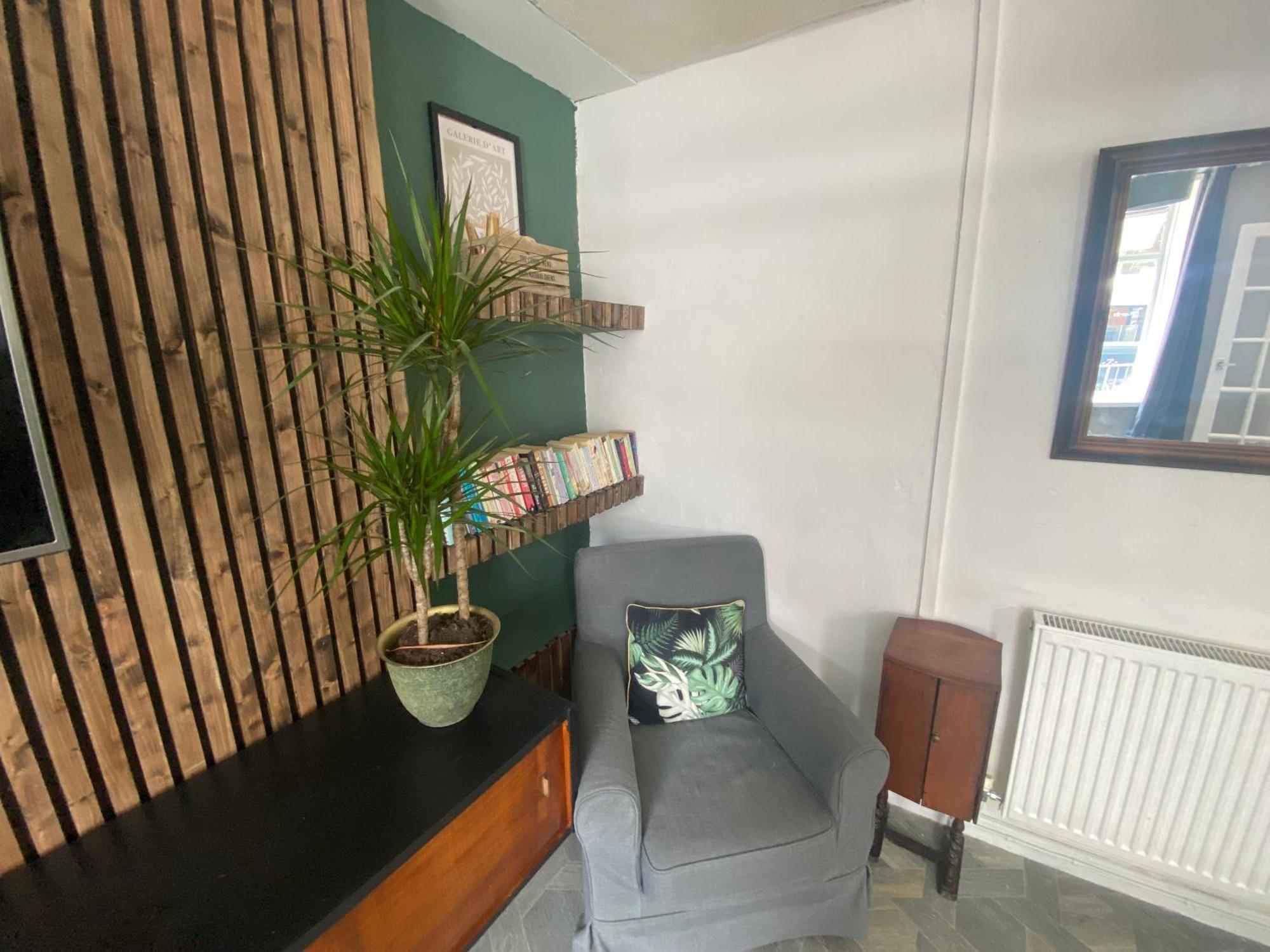 Mountain View Two Bedroom Llwynypia Esterno foto