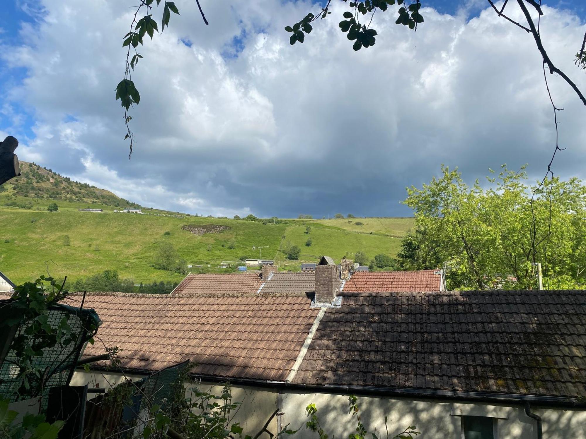 Mountain View Two Bedroom Llwynypia Esterno foto
